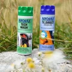Deux bouteilles Nikwax pour entretenir vos vêtements techniques, y compris ceux en Gore-Tex.