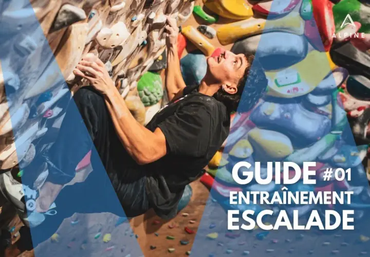 Une femme en pleine escalade sur un mur coloré. Ce guide #01 sur l'entraînement escalade est parfait pour les passionnés.