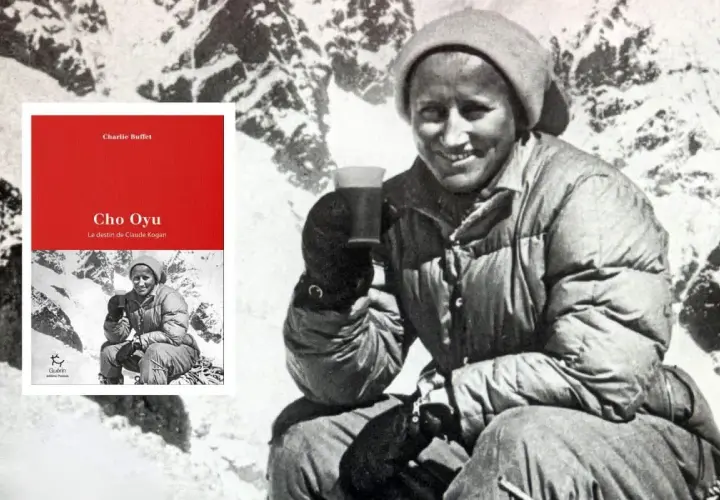 L'alpiniste Claude Kogan, souriante, tenant une tasse, sur fond de montagnes enneigées. Le livre "Cho Oyu, le destin de Claude Kogan" est visible.
