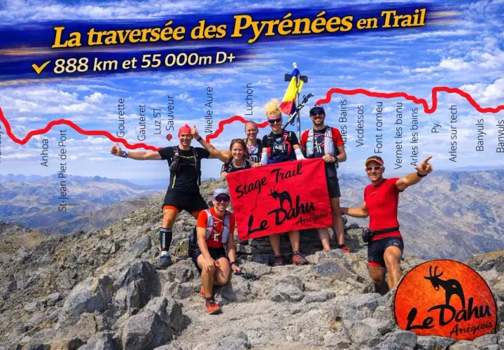 Une équipe célèbre la fin de la traversée des Pyrénées en trail, 888 km de pur effort. Le Dahu Ariégeois, fier de son parcours.