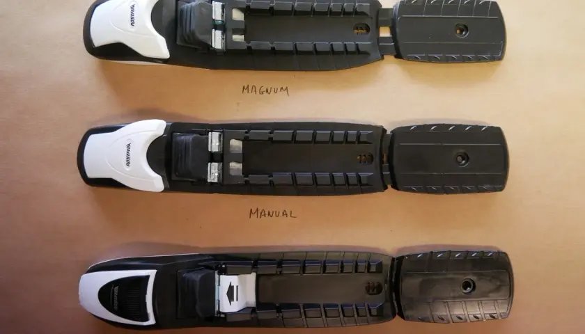 Trois fixations SNS Rottefella : Magnum, Manual et Auto. Chacune est conçue pour un ski de fond différent.