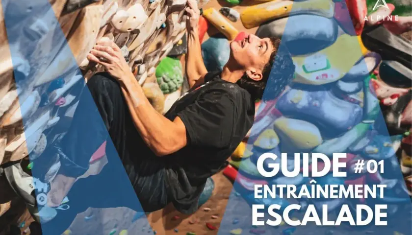 Une femme en pleine escalade sur un mur coloré. Ce guide #01 sur l'entraînement escalade est parfait pour les passionnés.