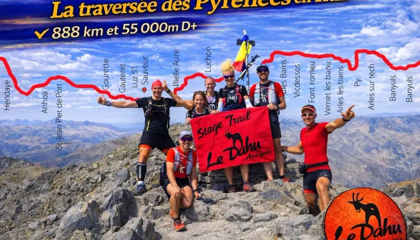 Une équipe célèbre la fin de la traversée des Pyrénées en trail, 888 km de pur effort. Le Dahu Ariégeois, fier de son parcours.